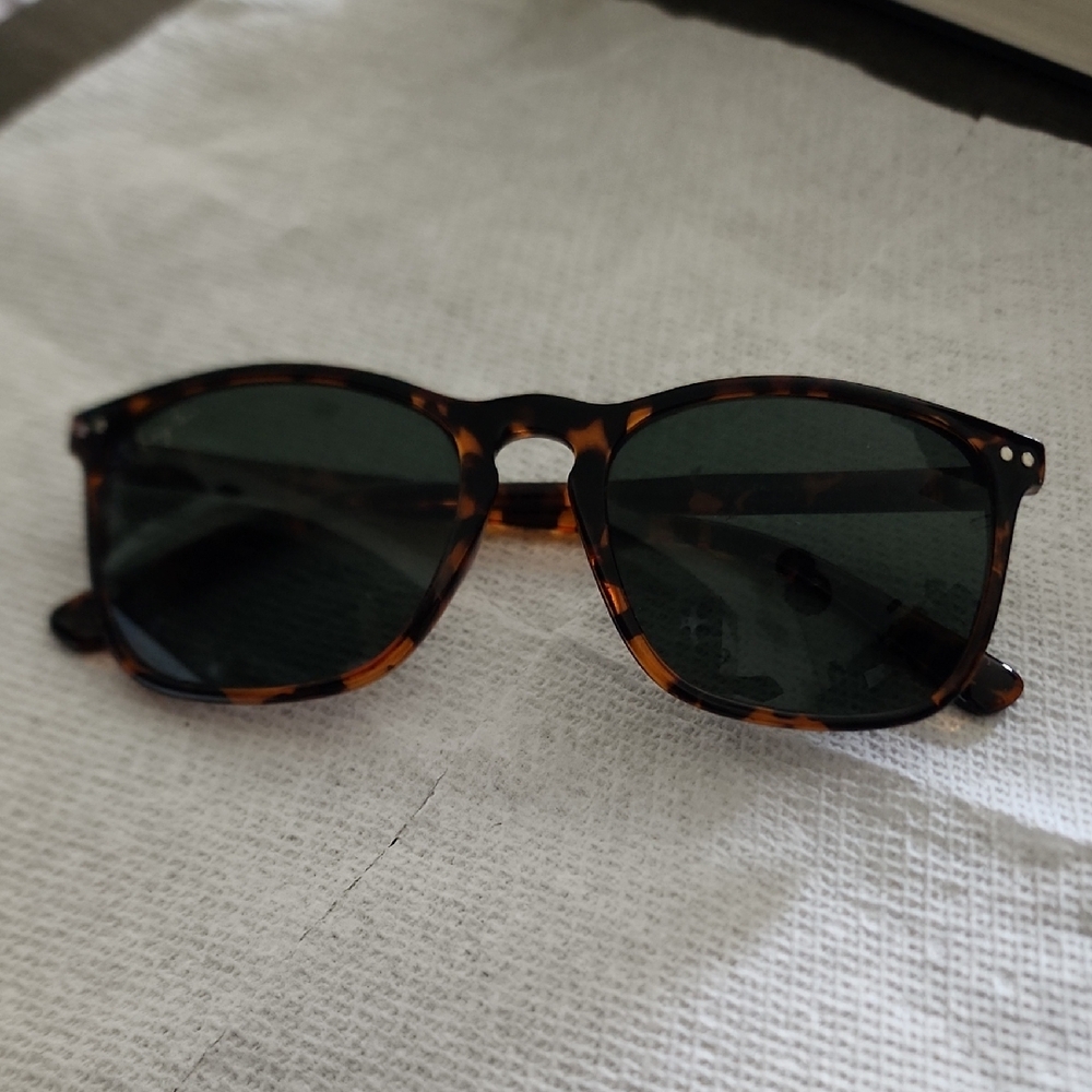Classic Tortoise Shell Sunglasses